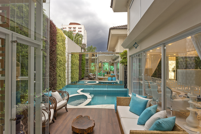 Aquiles Nícolas Kílaris - casa versace - piscina