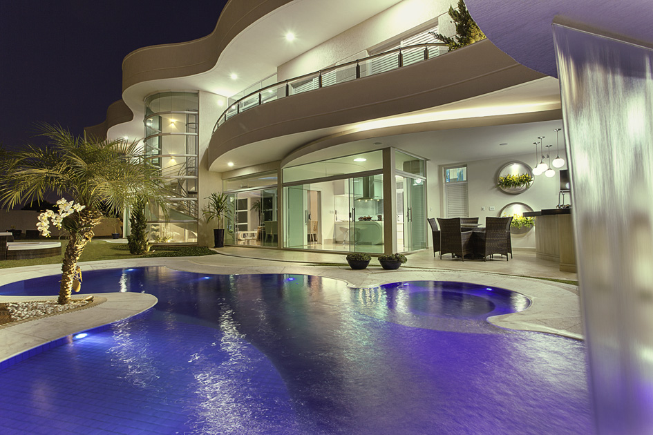 Aquiles Nícolas Kílaris - Casa Malibu - piscina