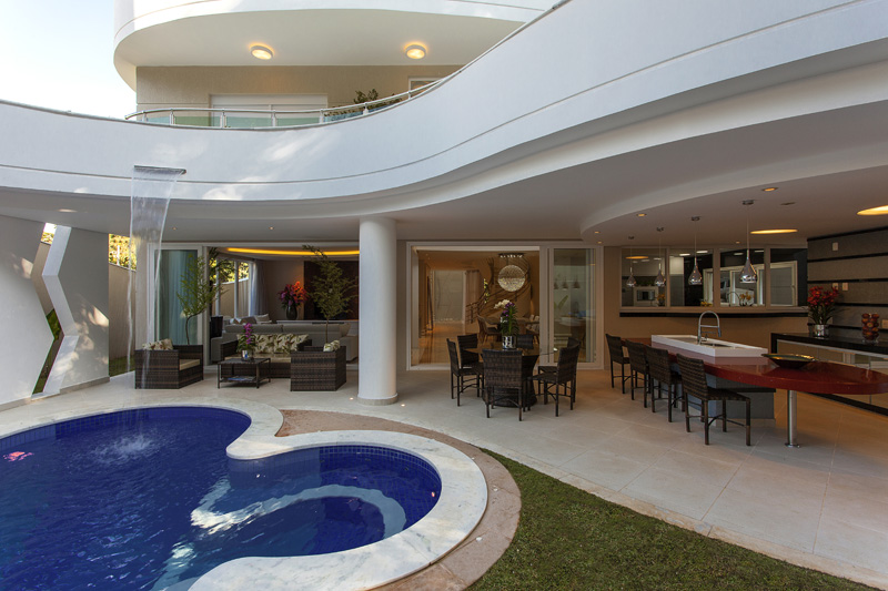 Aquiles Nícolas Kílaris - Casa Beverly Hills - varanda